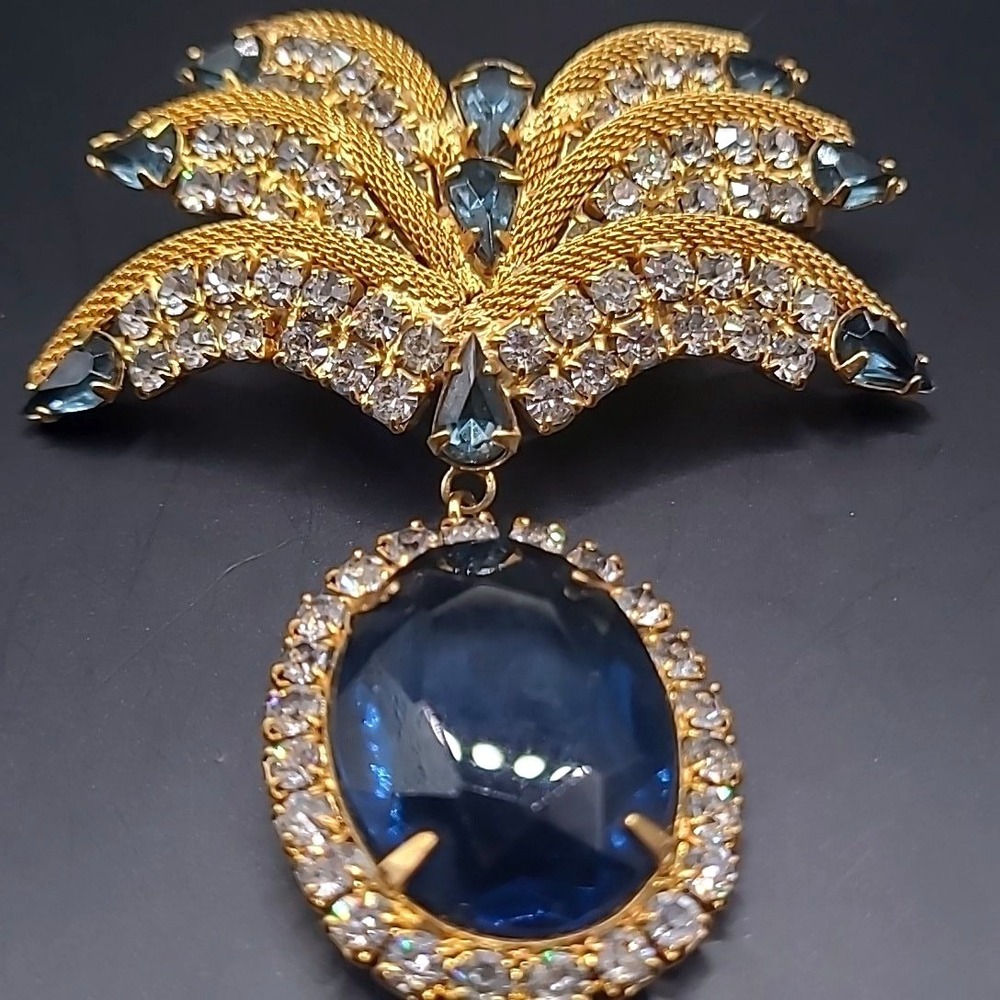 Vintage Hattie Carnegie Brooch 3 Inch Blue Brilliant Dangling Pendant Rhinestone